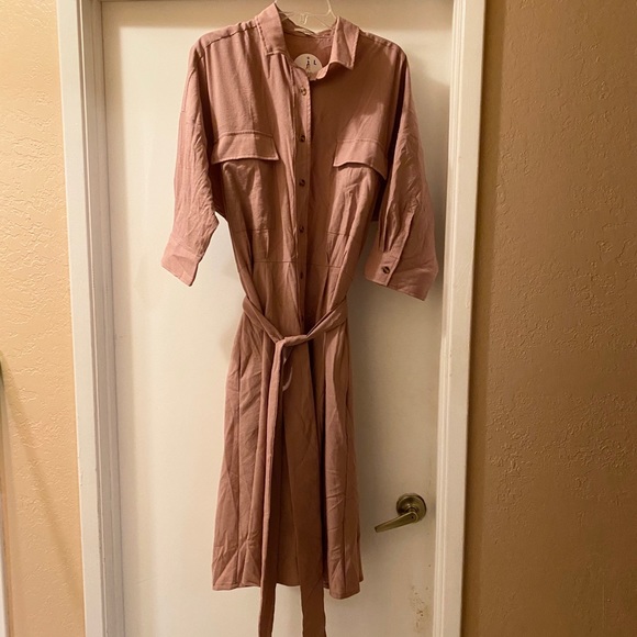 Trench-Inspired Shirt Dress 👗 - Picture 5 of 5